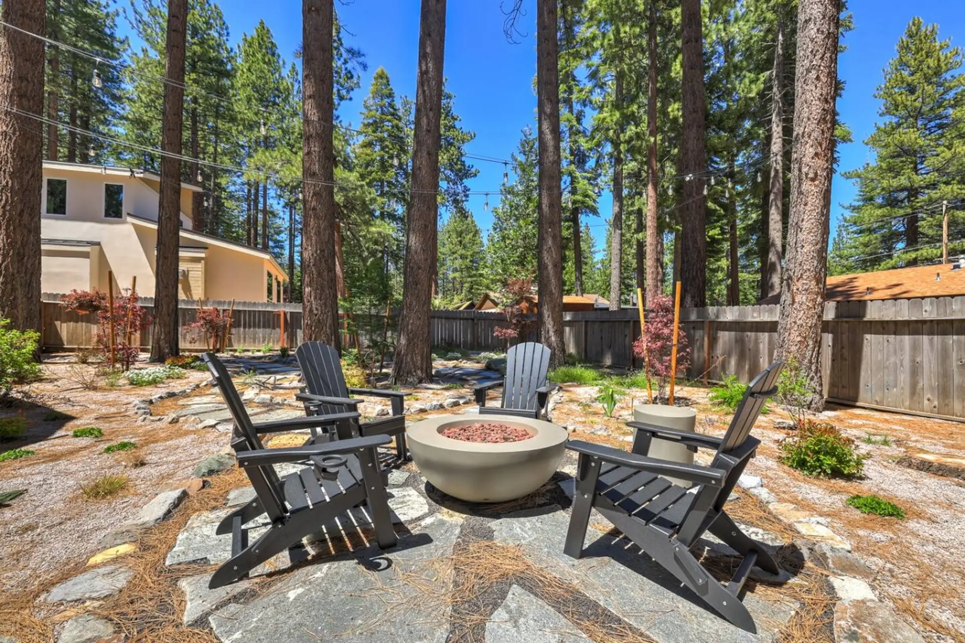 Seasonal gas fire pit