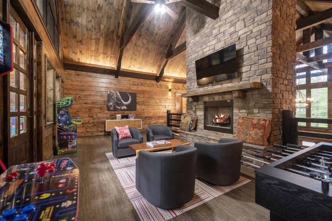 Grand Adventure|Sleeps 30|HotTub|PlaysetOutdoor Ki