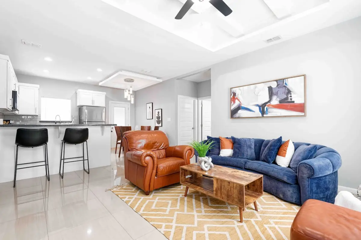 Positano -   Cozy & Stylish   3bed/2bath Apt