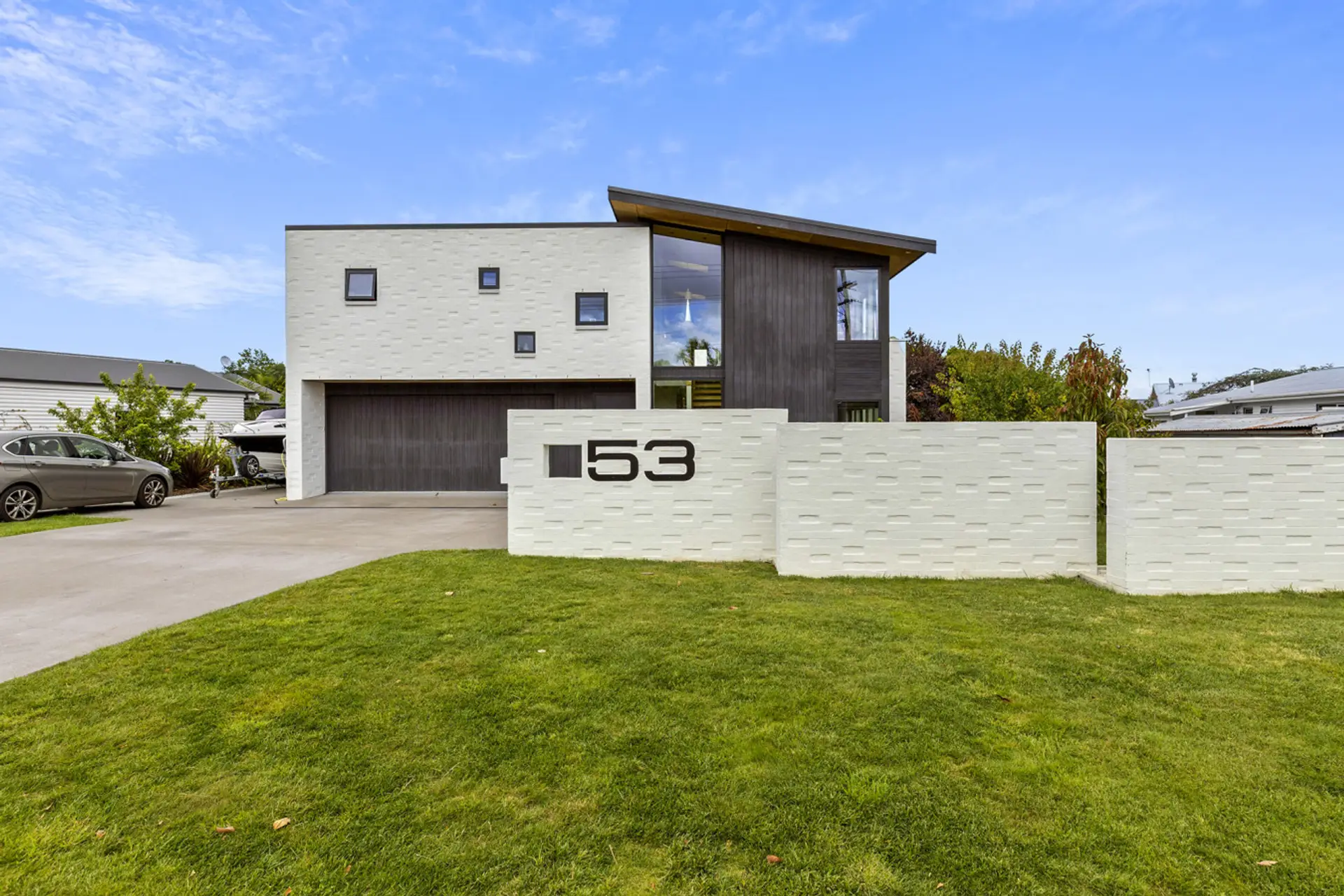 Exterior - front yard