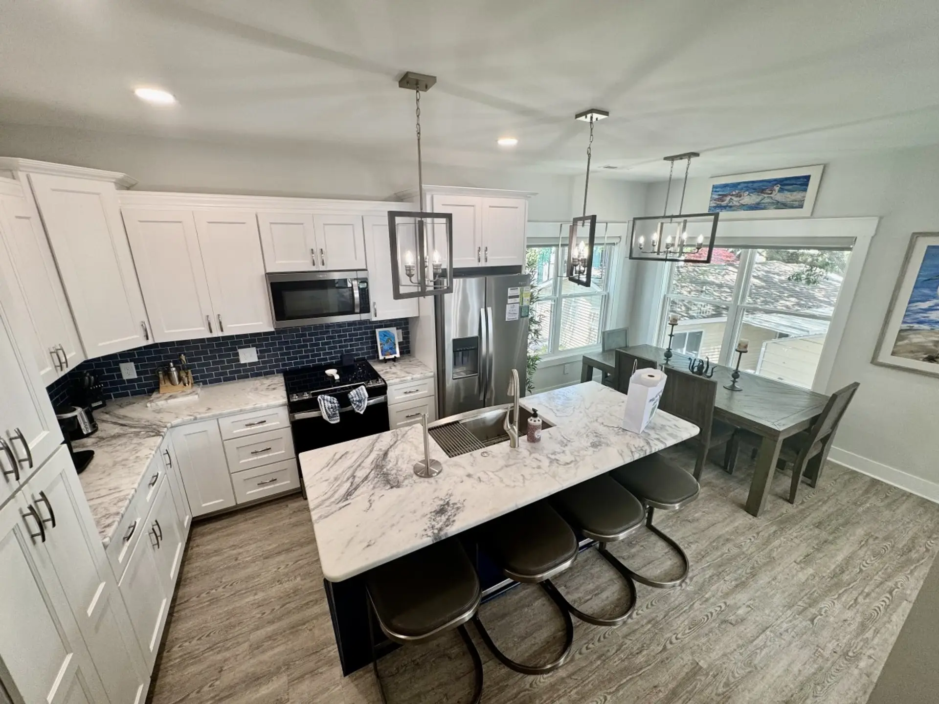 ocean-lakes-beach-rental-kitchen-dining-area