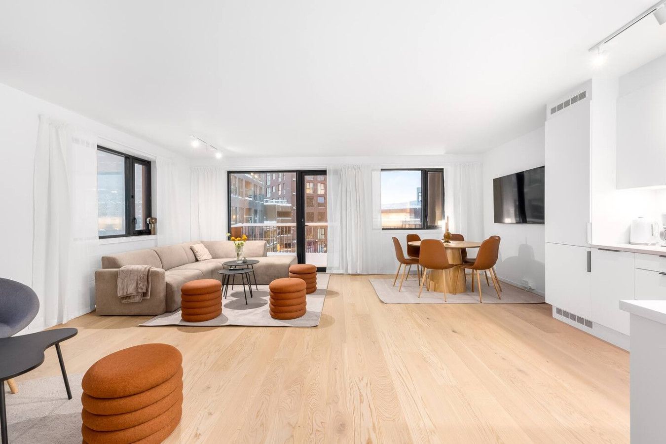 Northern Lights Haven 2BD Apartment sea view