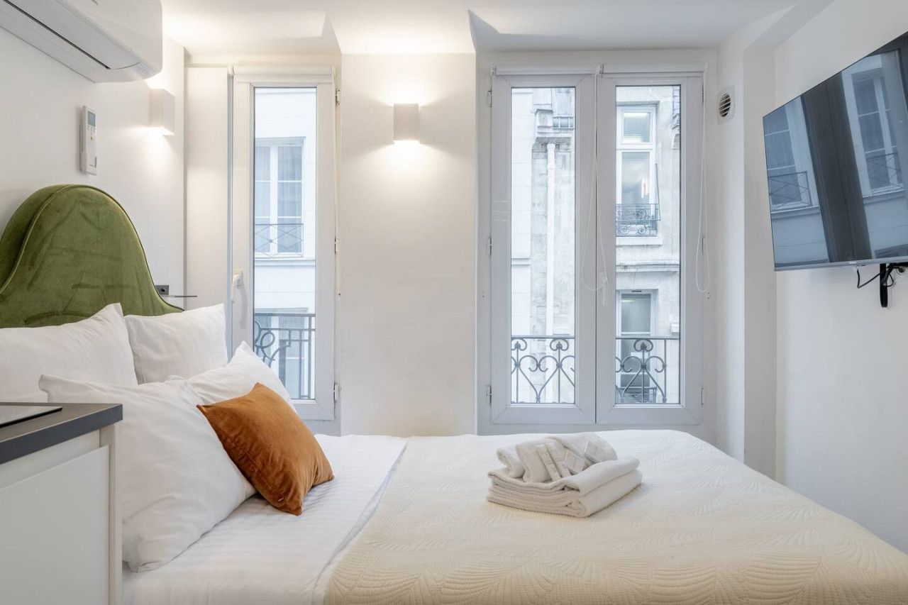 Studio élégant Smart TV