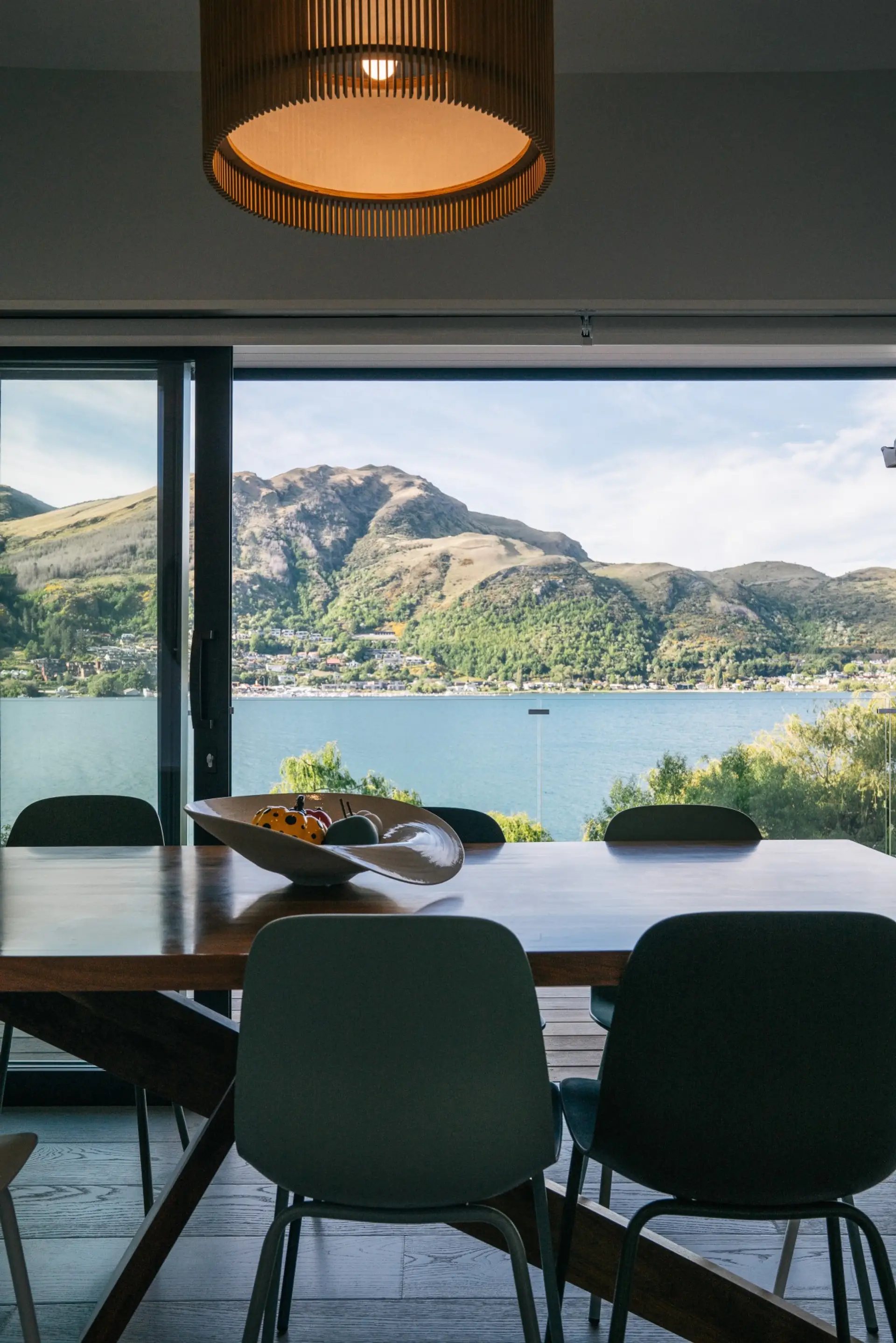 04-dining-chairs-lake-window