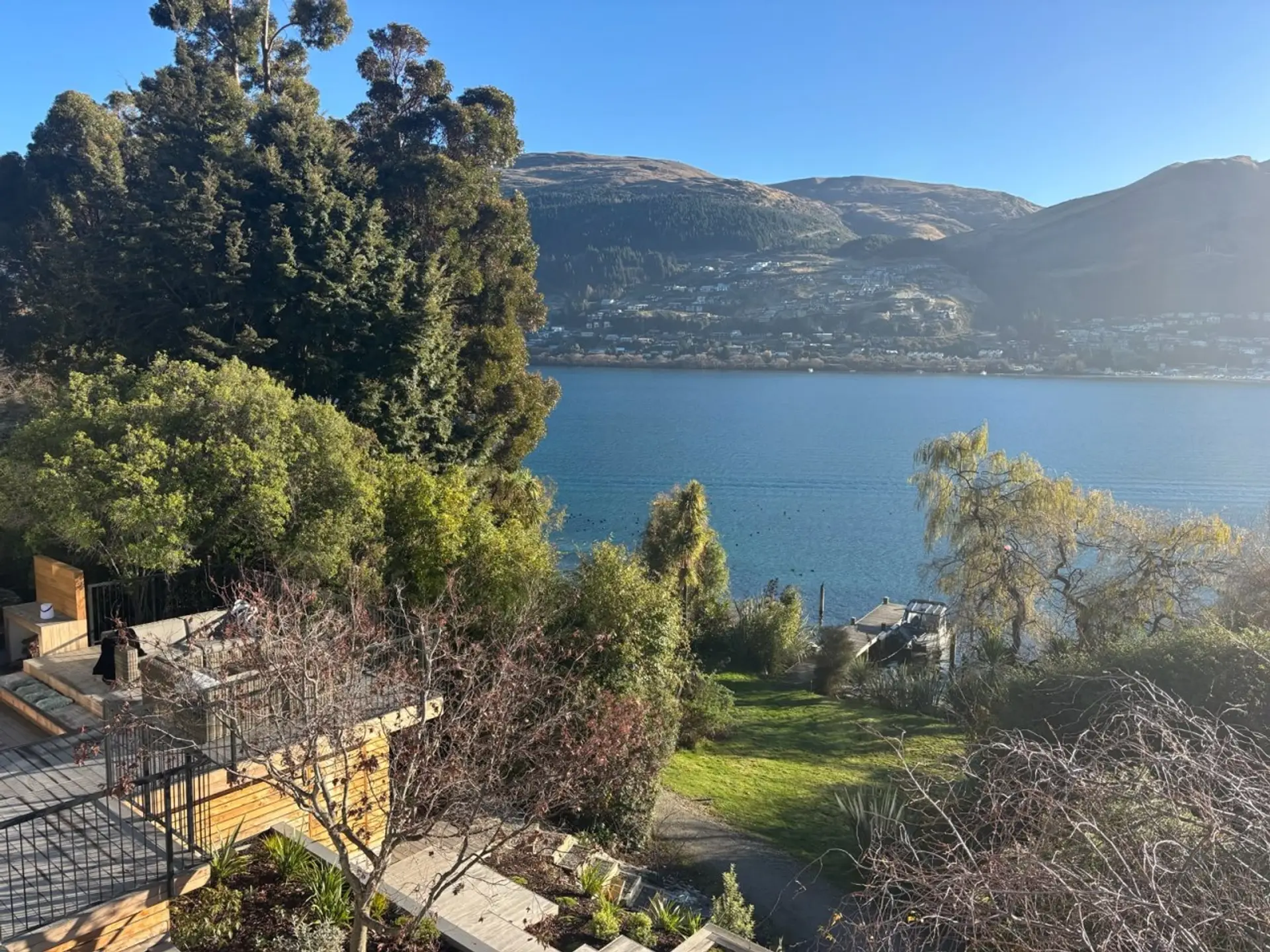 01-deck-lake-garden-view